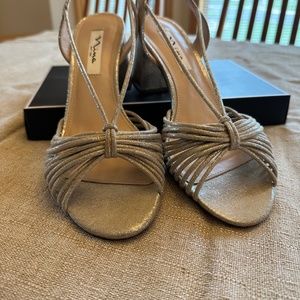 NWB Nina Metallic Block Heel Sandal